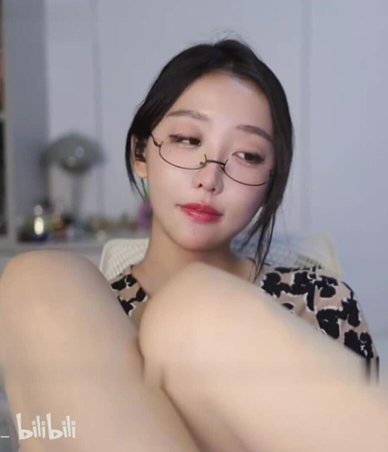 酥酥学姐 女导员